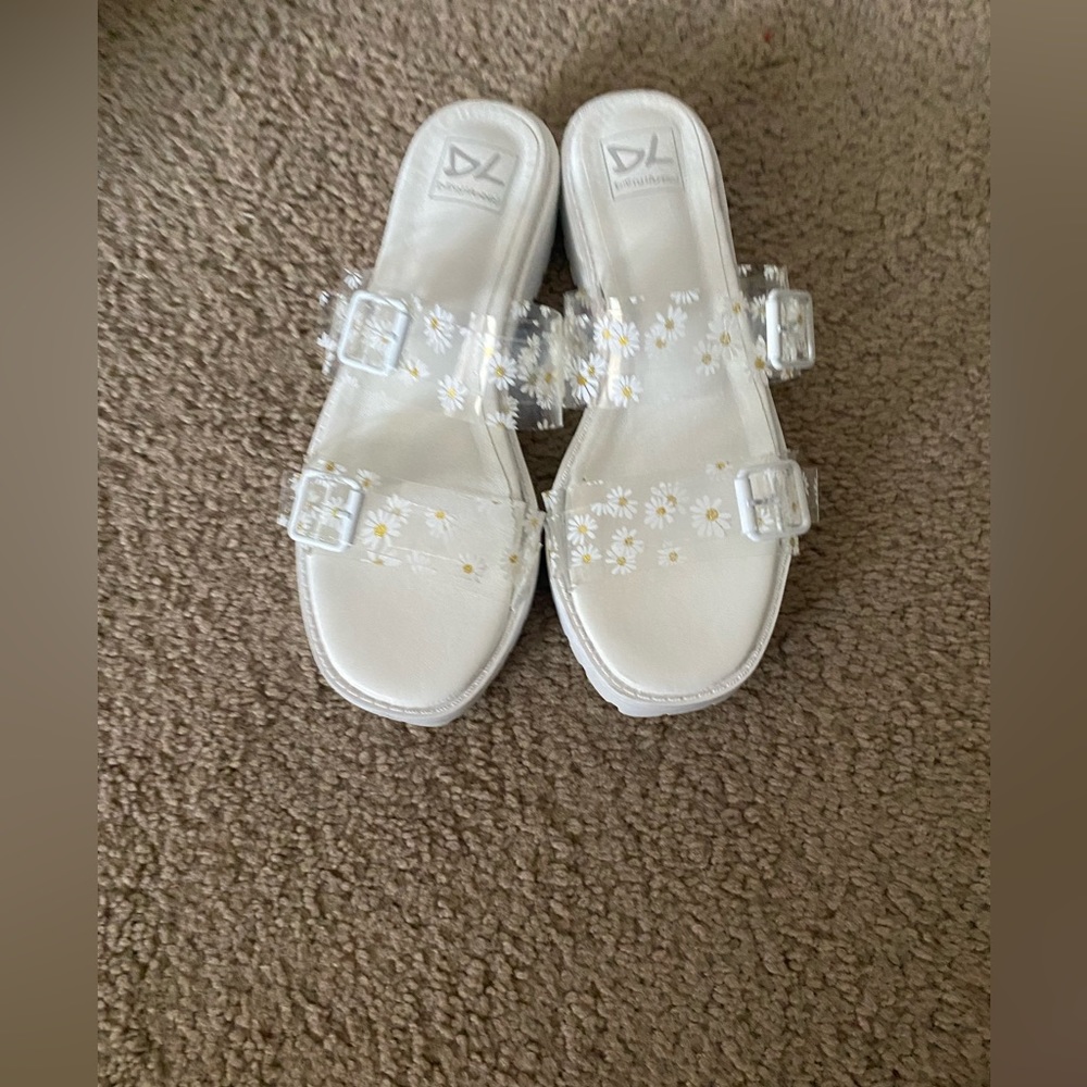 Daisy shoes a little bit platform